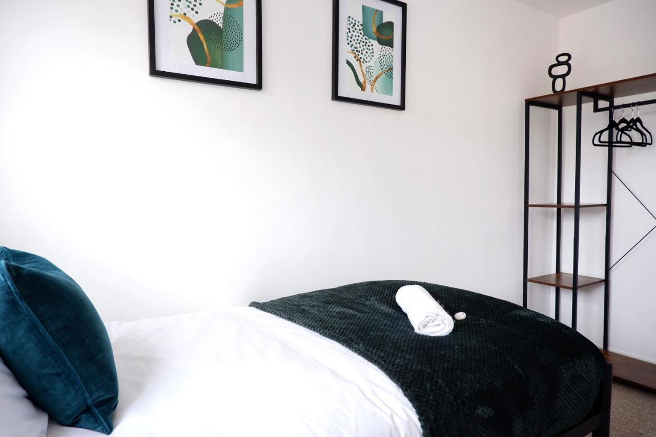 Comfortable And Cozy 4-Bedroom House Near The Hospital CBG Eksteriør bilde