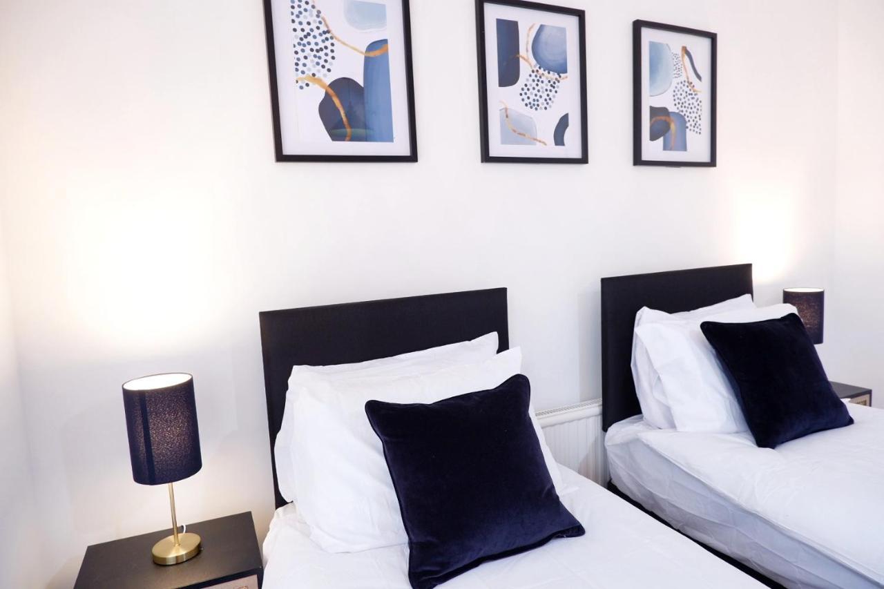 Comfortable And Cozy 4-Bedroom House Near The Hospital CBG Eksteriør bilde